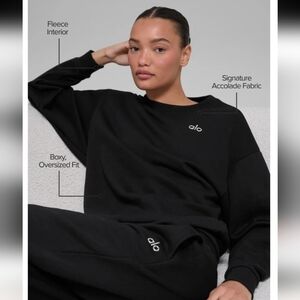 ALO Yoga Accolade Crew Neck Pullover